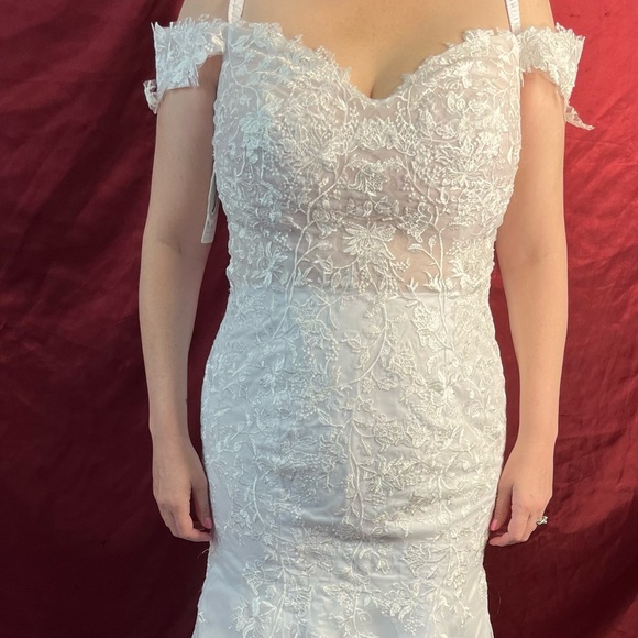 42.Chong Xiao Customs - Wedding DressWhite - XL Size - Trumpet Style